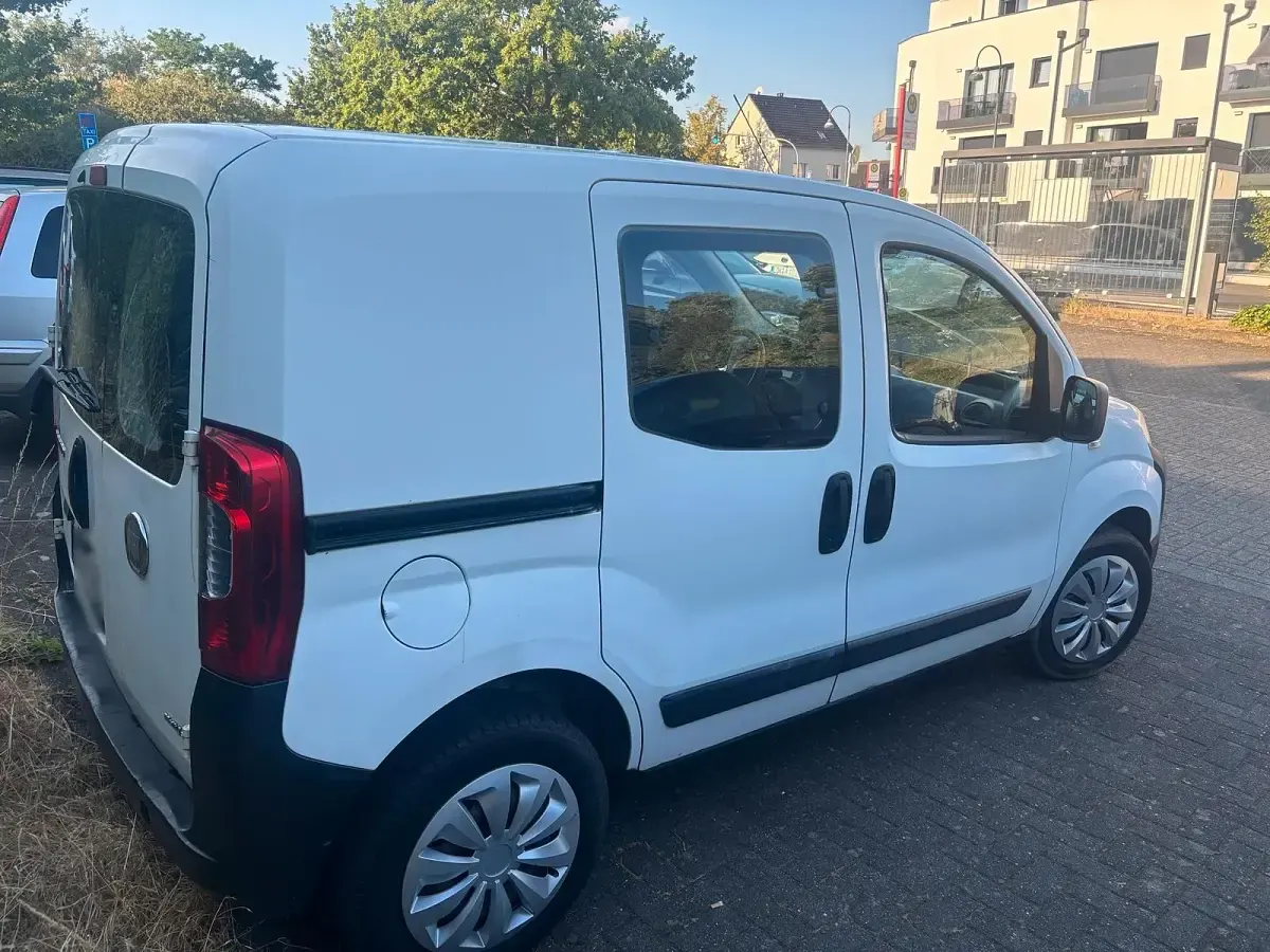 Gebraucht Fiat Fiorino 75 PS (55 kW) 2009 Weiß Van / Kleinbus