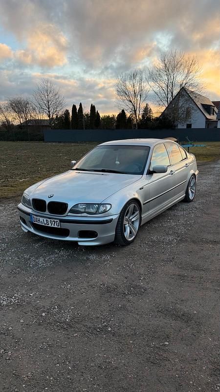 Silber Gebraucht 2003 BMW 330 M Sport Limousine | 12.000 € - Bild 1/4