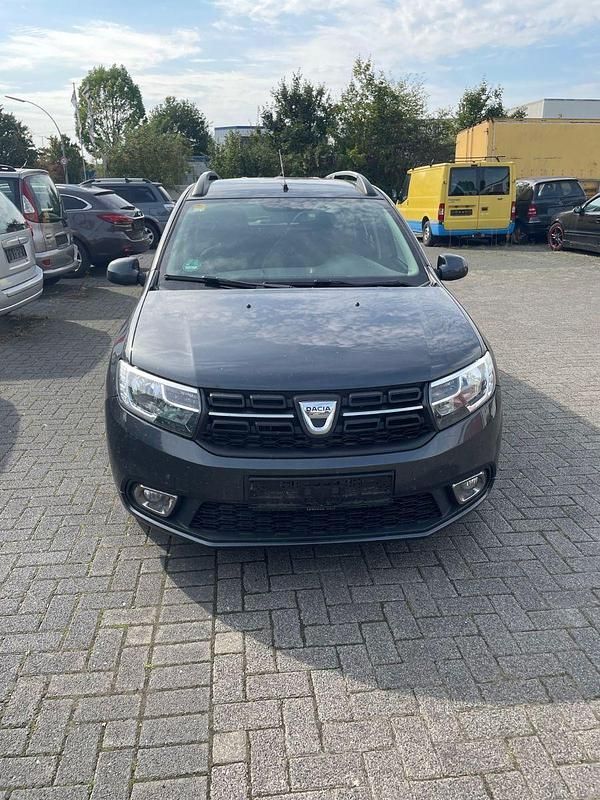 Schwarz Gebraucht 2017 Dacia Logan MCV Lauréate Kombi | 3.100 € (Superpreis) - Bild 1/4