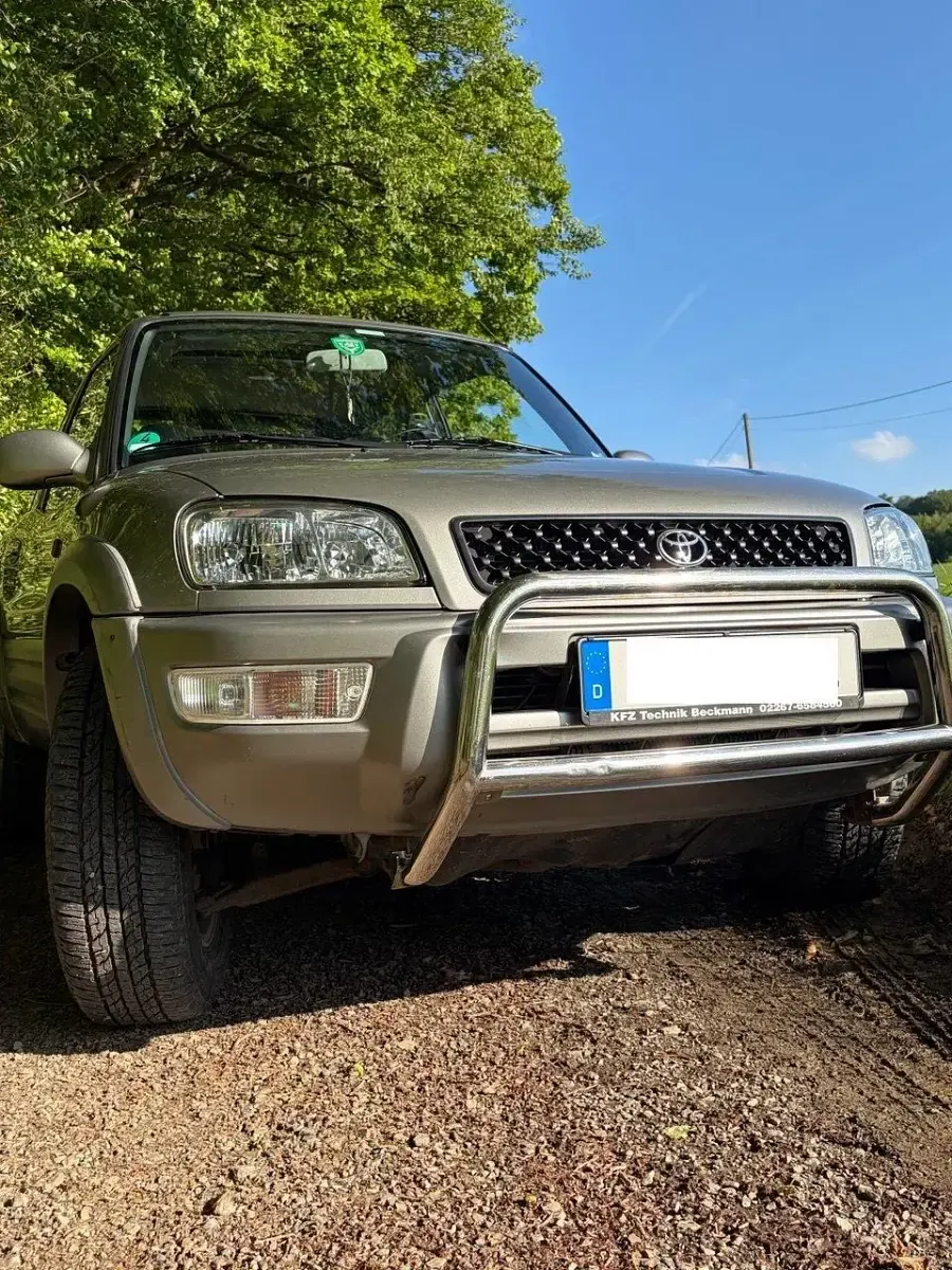 Gebraucht Toyota RAV4 128 PS (94 kW) 1999 Silber SUV