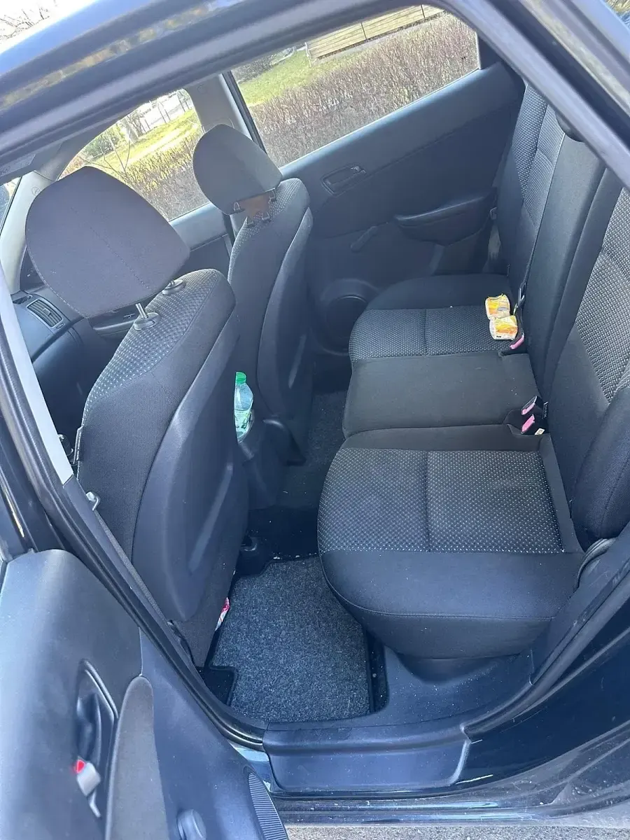 Używany Hyundai i30 109 KM (80 kW) 2009 Czarny Sedan/Limuzyna