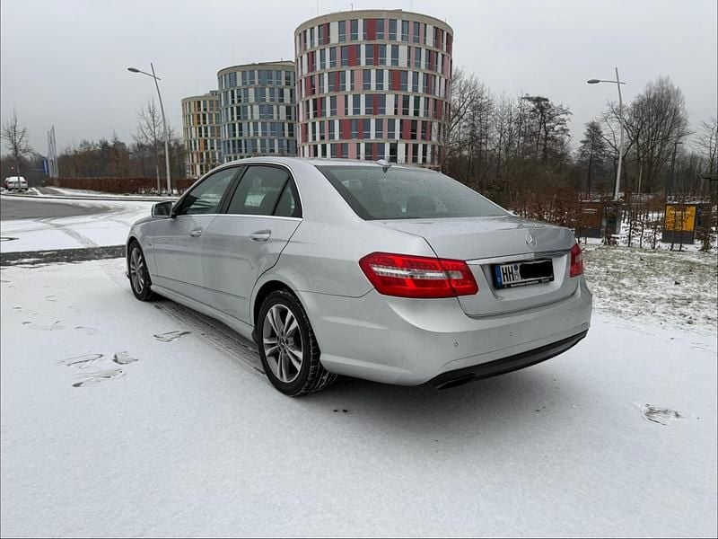 Gebraucht Mercedes E350 AMG 265 PS (194 kW) 2011 Silber Limousine