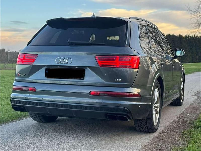 Gebraucht Audi SQ7 Ambiente 519 PS (381 kW) 2017 Grau SUV