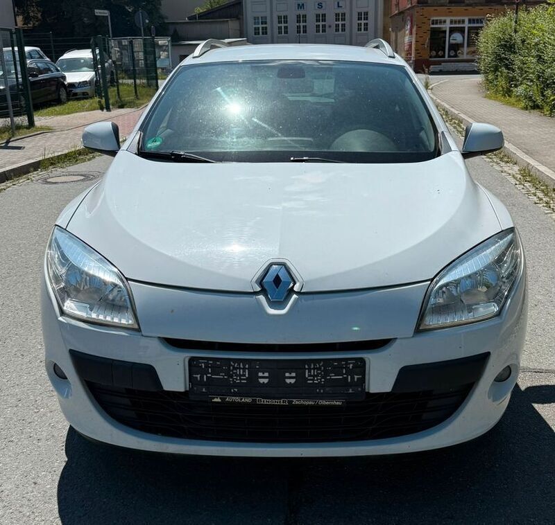 Gebraucht 2011 Renault Mégane III Dynamique Limousine | 4.200 € (Guter Preis) - Bild 1/4