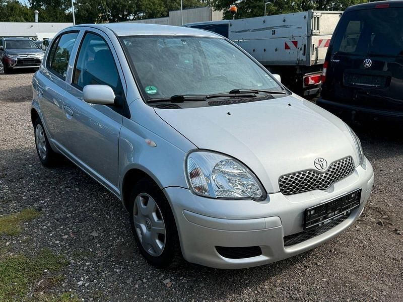 Silber Gebraucht 2004 Toyota Yaris Sol Kleinwagen | 1.990 € (Fairer Preis) - Bild 1/4