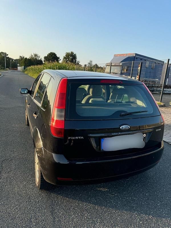 Gebraucht Ford Fiesta 69 PS (50 kW) 2002 Schwarz Kleinwagen
