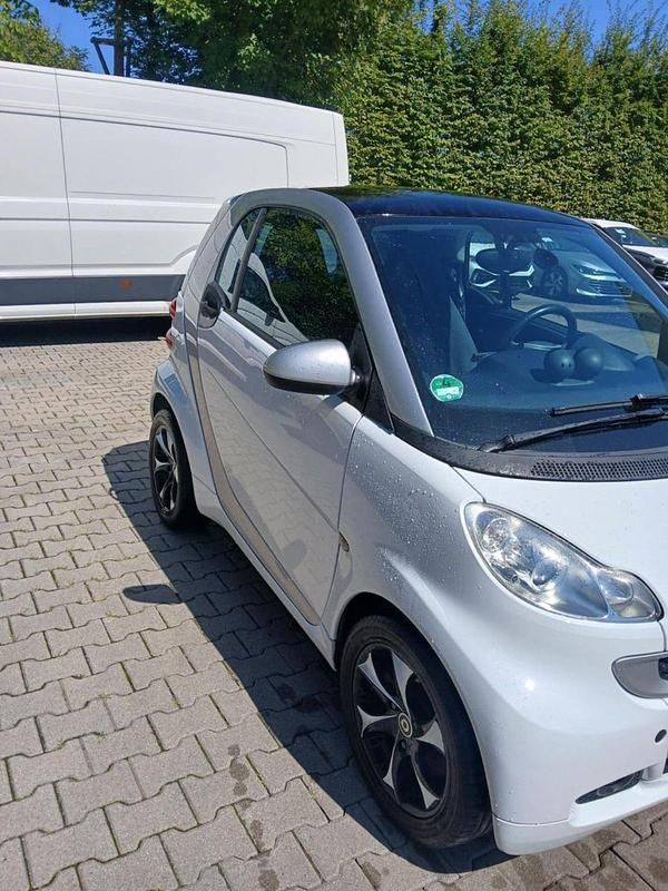 Gebraucht Smart ForTwo Coupé 84 PS (61 kW) 2011 Weiß Coupé