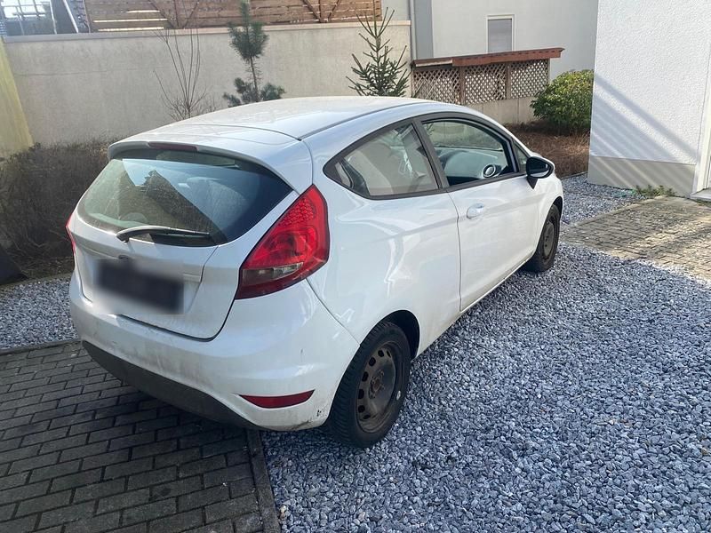 Gebraucht Ford Fiesta 75 PS (55 kW) 2009 Weiß Kleinwagen