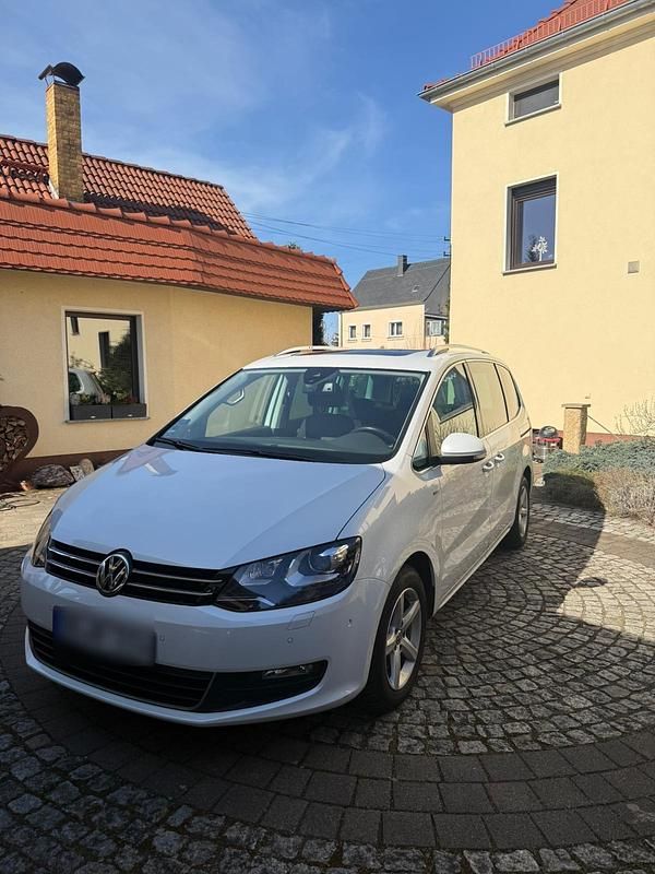 Gebraucht VW Sharan Life 177 PS (130 kW) 2014 Weiß Van / Kleinbus