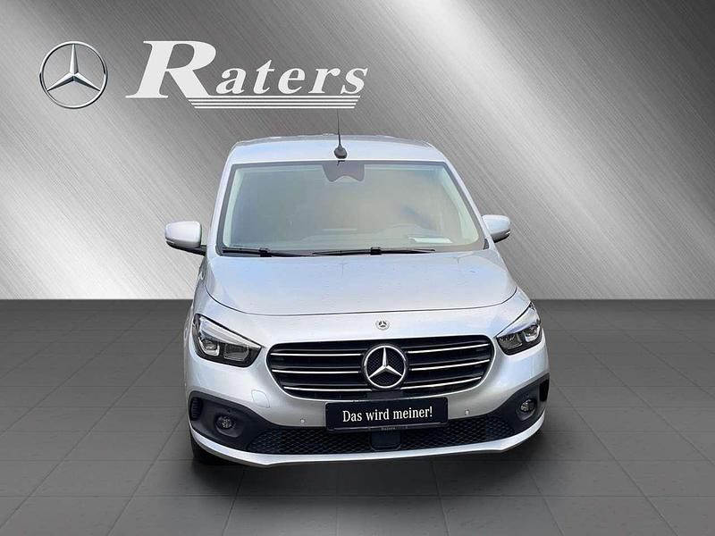 Gebraucht Mercedes T180 116 PS (85 kW) 2022 Helvinsilber met. Van / Kleinbus