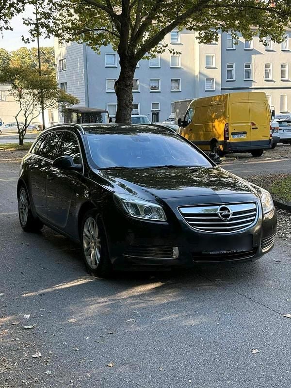 Schwarz Gebraucht 2010 Opel Insignia Kombi | 2.290 € (Superpreis) - Bild 1/4