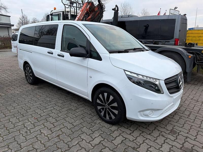 Weiß Gebraucht 2024 Mercedes Vito Van | 39.990 € - Bild 1/4
