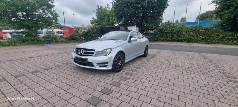 Silber Gebraucht 2013 Mercedes C200 AMG Coupé | 11.500 € (Fairer Preis) - Bild 1/4