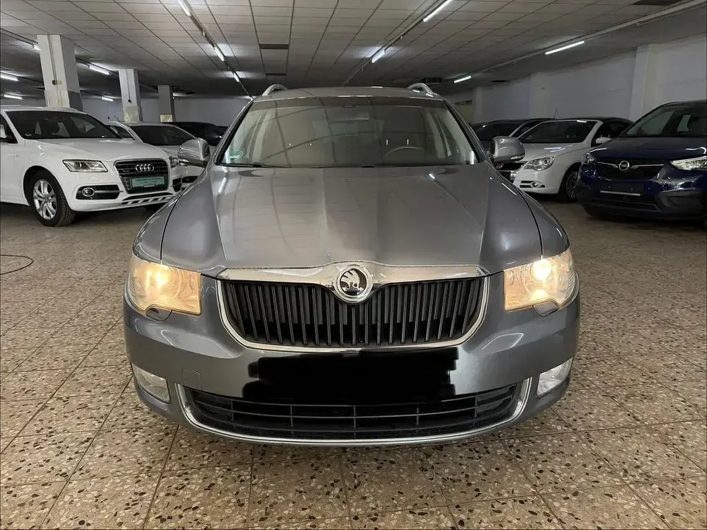 Gebraucht Skoda Superb 160 PS (117 kW) 2010 Grau Limousine