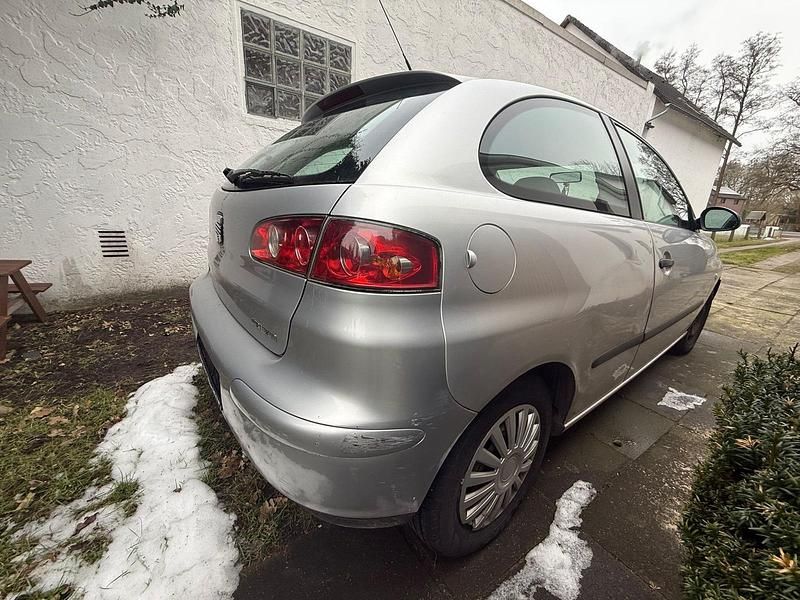 Gebraucht Seat Ibiza 65 PS (47 kW) 2004 Silber Kleinwagen