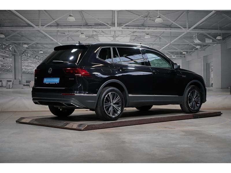 Gebraucht VW Tiguan Allspace Highline 200 PS (147 kW) 2021 Schwarz SUV