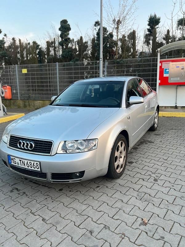 Gebraucht Audi A4 Comfort 131 PS (96 kW) 2004 Grau Limousine