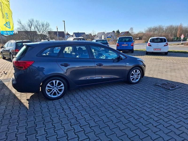 Gebraucht Kia Ceed 135 PS (99 kW) 2013 Kleinwagen