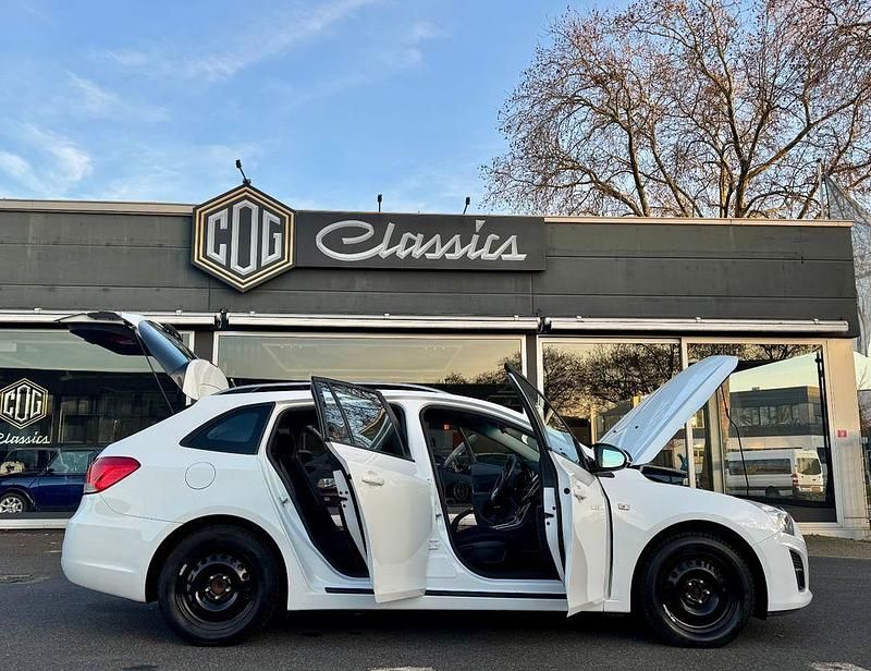 Gebraucht Chevrolet Cruze 131 PS (96 kW) 2012 Weiß Limousine