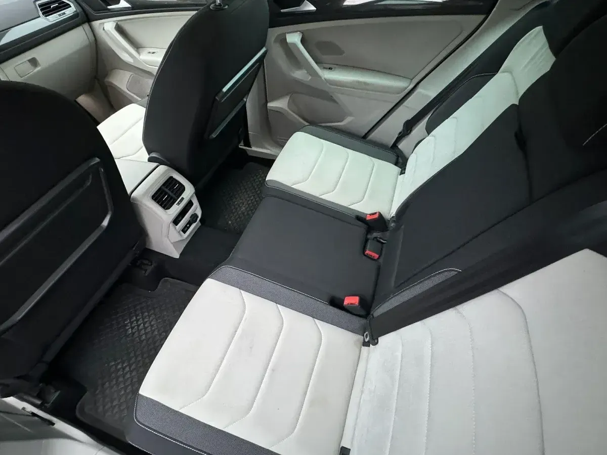 Second-hand VW Tiguan Highline 150 CP (110 kW) 2018 Argintiu SUV