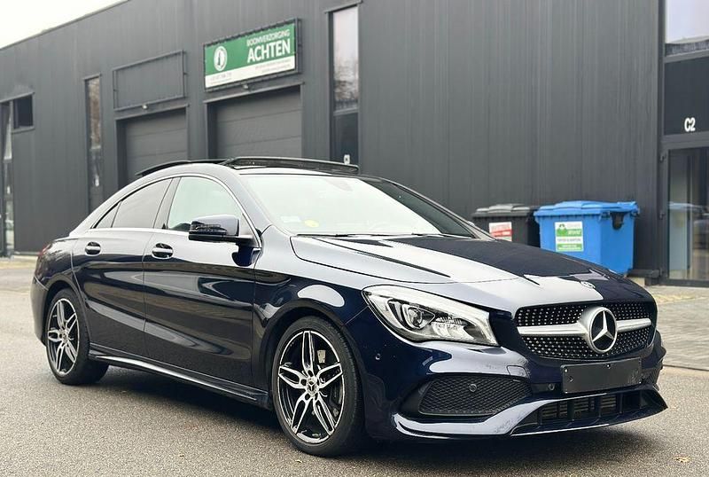 Blau Gebraucht 2018 Mercedes CLA220 AMG Limousine | 19.240 € (Fairer Preis) - Bild 1/4