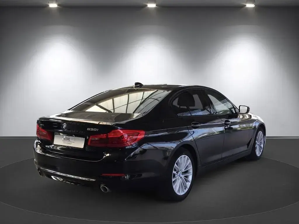 Gebraucht BMW 530 Luxury Line 252 PS (185 kW) 2019 Schwarz Limousine