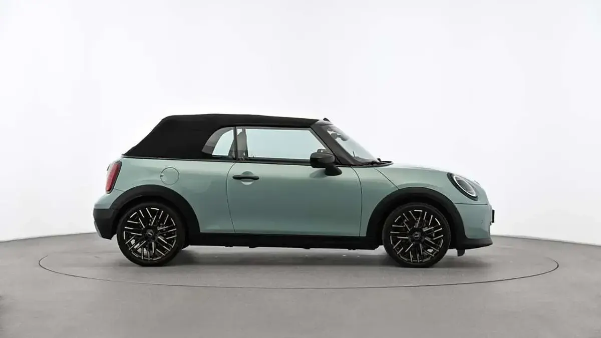 Gebraucht Mini Cooper S Cabriolet Favoured 204 PS (150 kW) 2025 Grün Cabrio