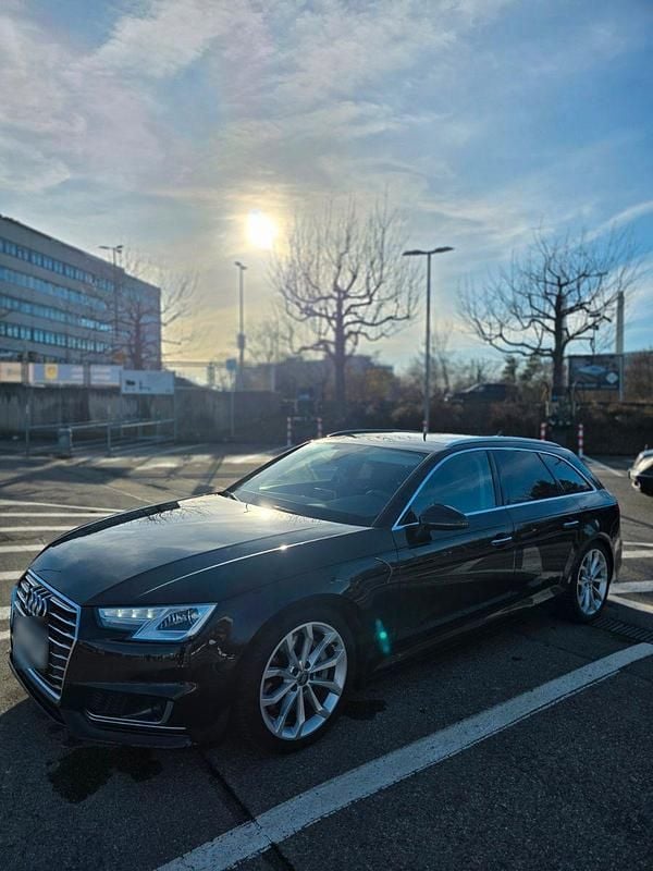 Gebraucht Audi A4 Ambiente 231 PS (169 kW) 2019 Schwarz Kombi