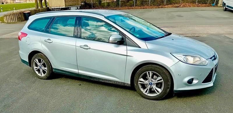 Gebraucht Ford Focus 116 PS (85 kW) 2013 Silber Kombi