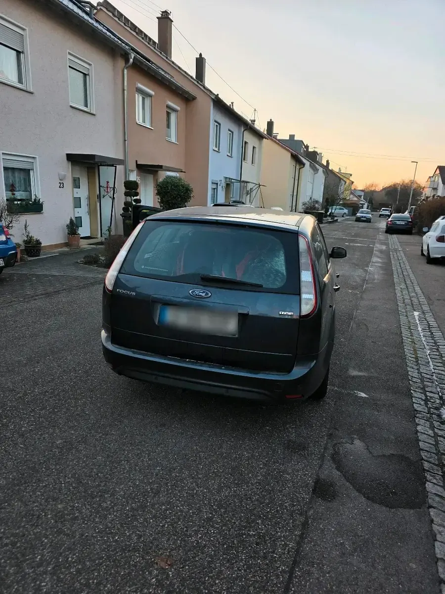 Gebraucht Ford Focus 109 PS (80 kW) 2010 Grau Kombi