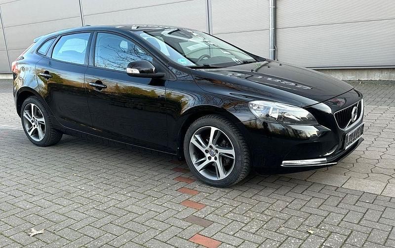 Gebraucht Volvo V40 120 PS (88 kW) 2016 Schwarz Limousine