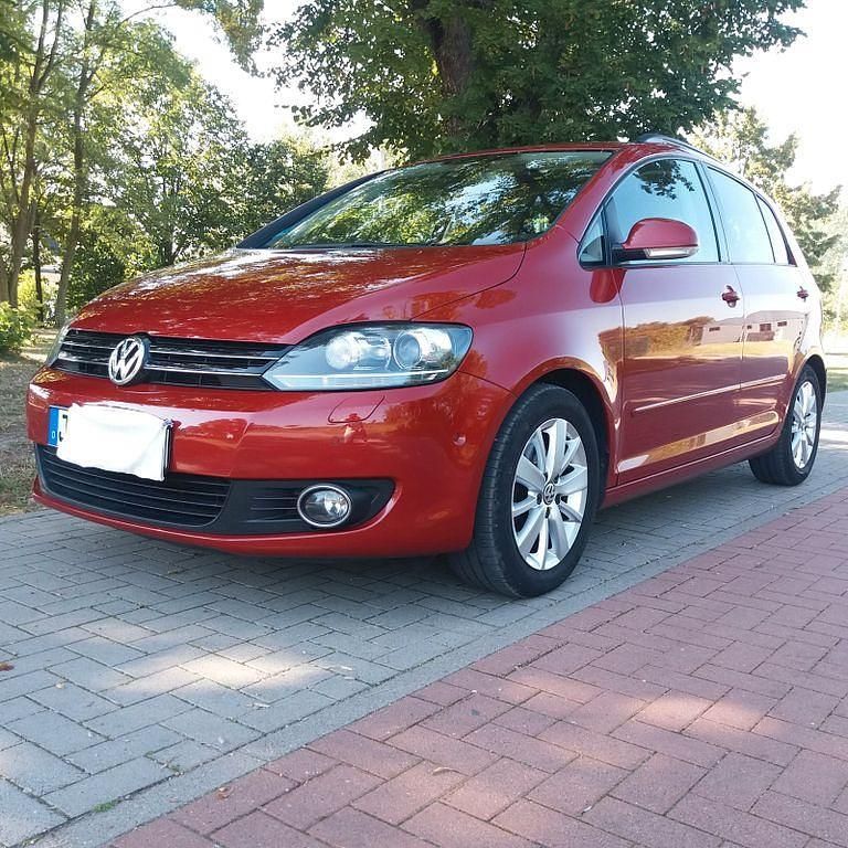 Rot Gebraucht 2010 VW Golf Plus Van / Kleinbus | 7.850 € (Teuer) - Bild 1/4