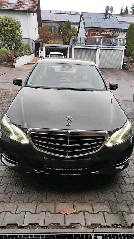 Gebraucht Mercedes E220 170 PS (125 kW) 2014 Schwarz Limousine