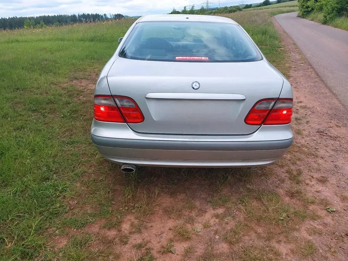 Gebraucht Mercedes CLK320 Elegance 218 PS (160 kW) 1998 Silber Coupé