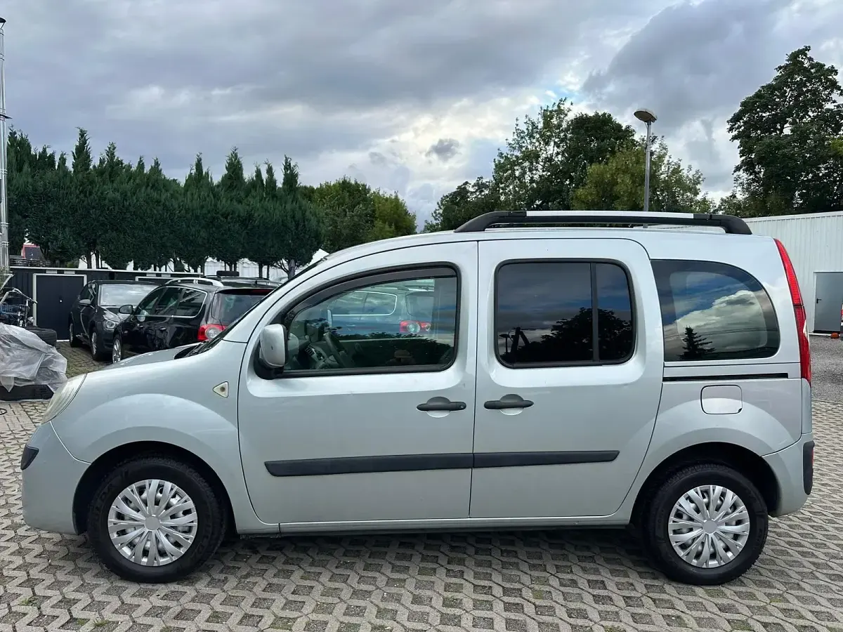 Gebraucht Renault Kangoo 105 PS (77 kW) 2008 Silber Van / Kleinbus