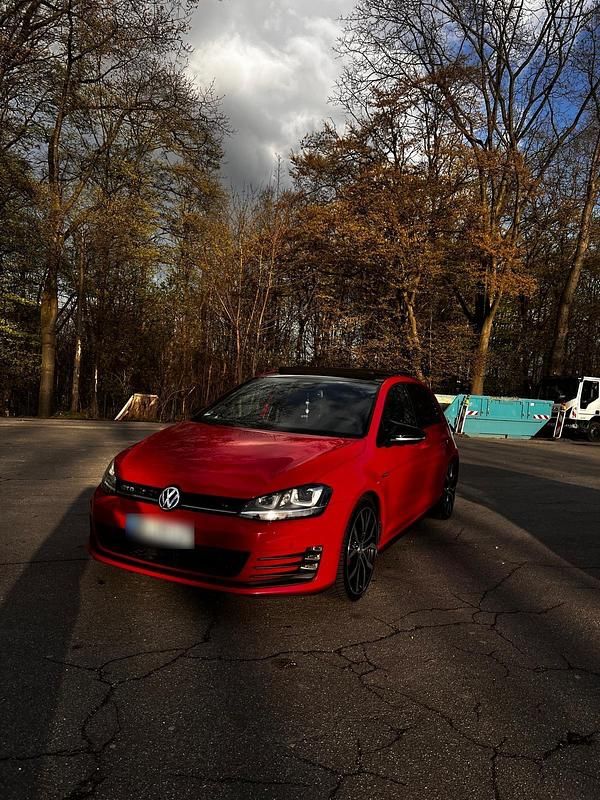 Gebraucht VW Golf VII 185 PS (136 kW) 2015 Rot Kleinwagen