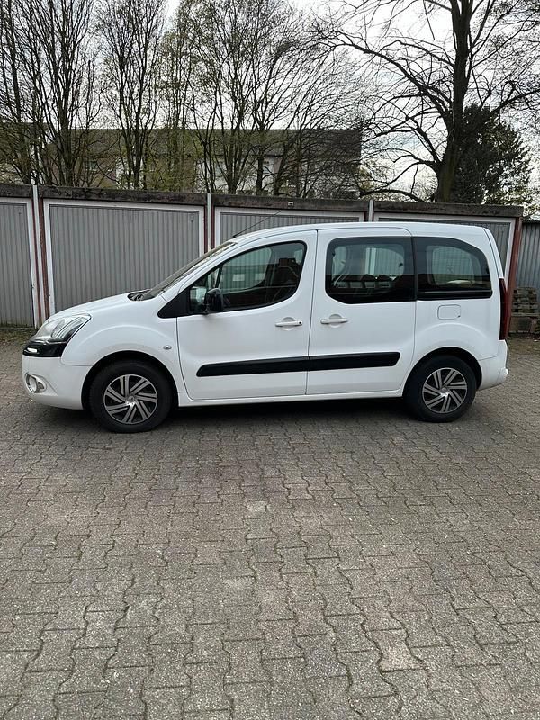 Gebraucht Citroën Berlingo 98 PS (72 kW) 2012 Weiß Van / Kleinbus