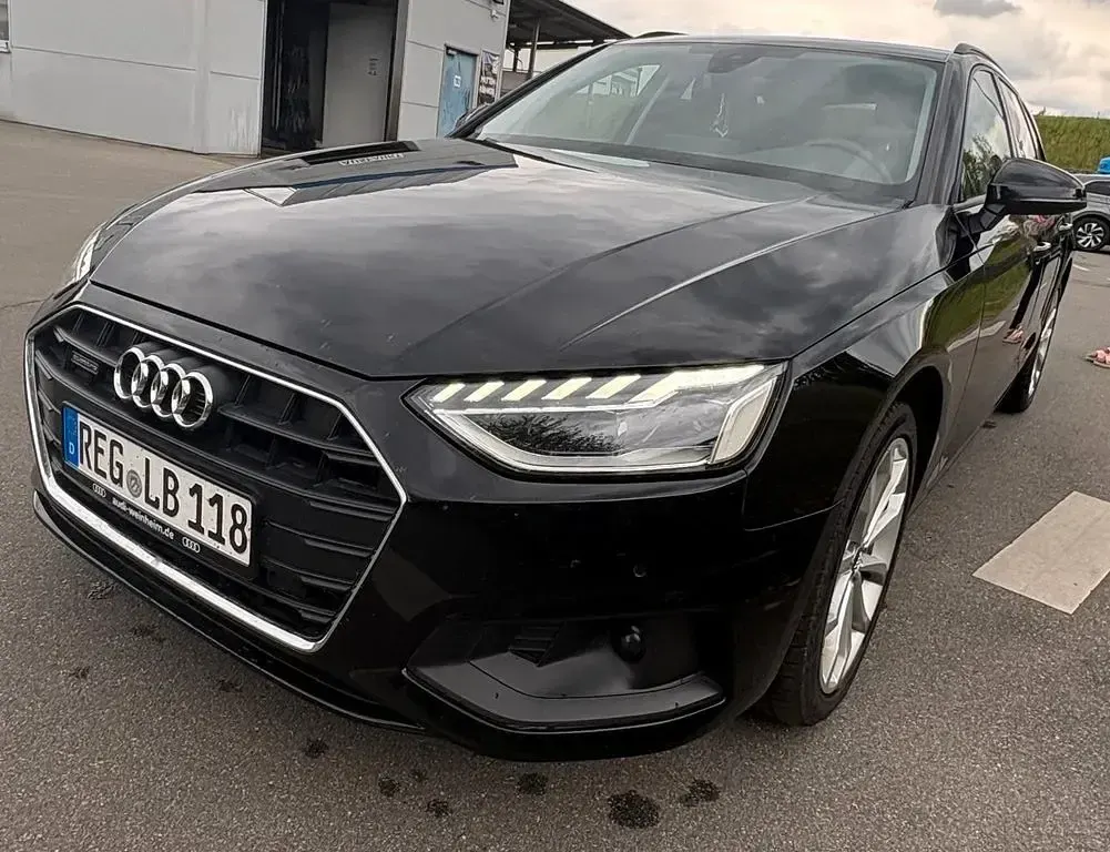 Gebraucht Audi A4 Advanced 204 PS (150 kW) 2022 Schwarz Kombi