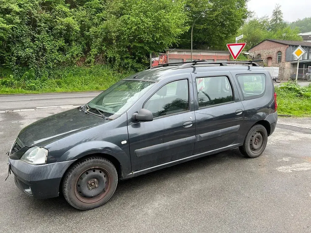 Gebraucht Dacia Logan MCV Lauréate 87 PS (63 kW) 2008 Grau Kombi