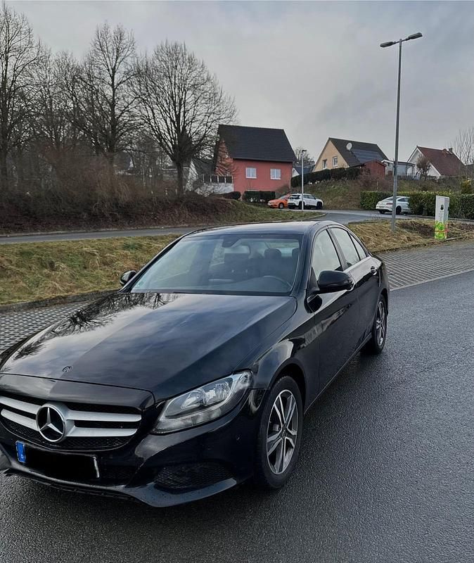Gebraucht Mercedes C180 116 PS (85 kW) 2016 Schwarz Limousine