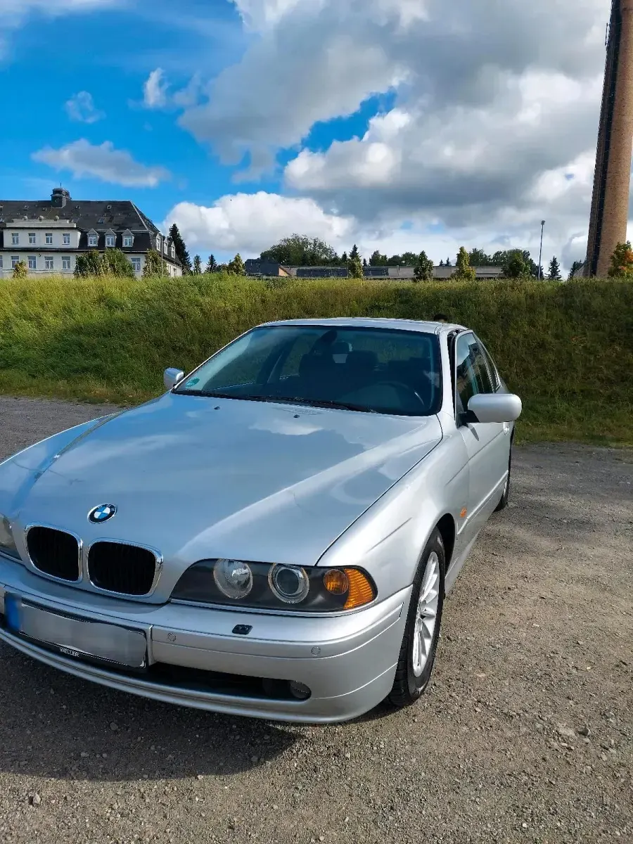 Gebraucht BMW 520 170 PS (125 kW) 2003 Silber Limousine
