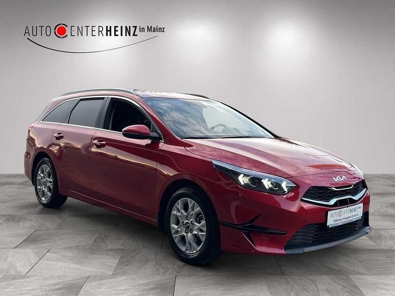 Gebraucht Kia Ceed Vision 140 PS (102 kW) 2025 Rot Kleinwagen