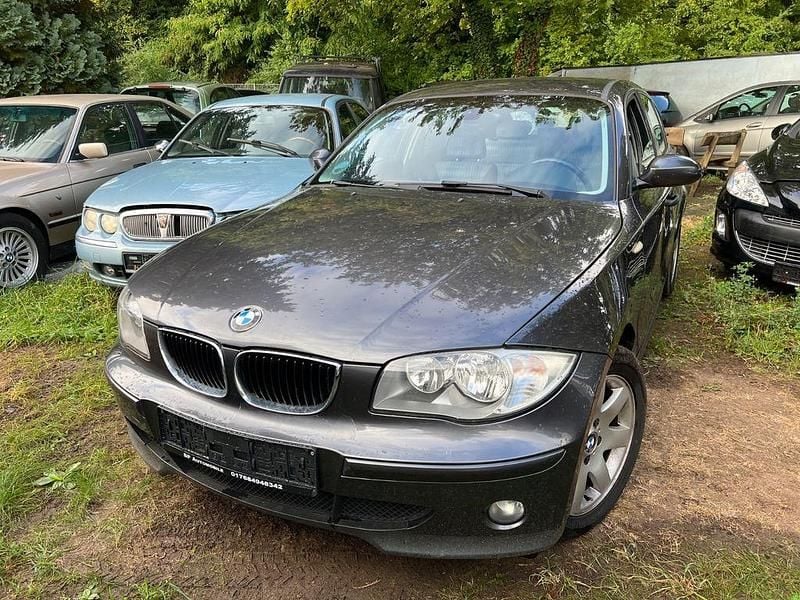 Grau Gebraucht 2005 BMW 118 Advantage Kleinwagen | 2.990 € (Fairer Preis) - Bild 1/4