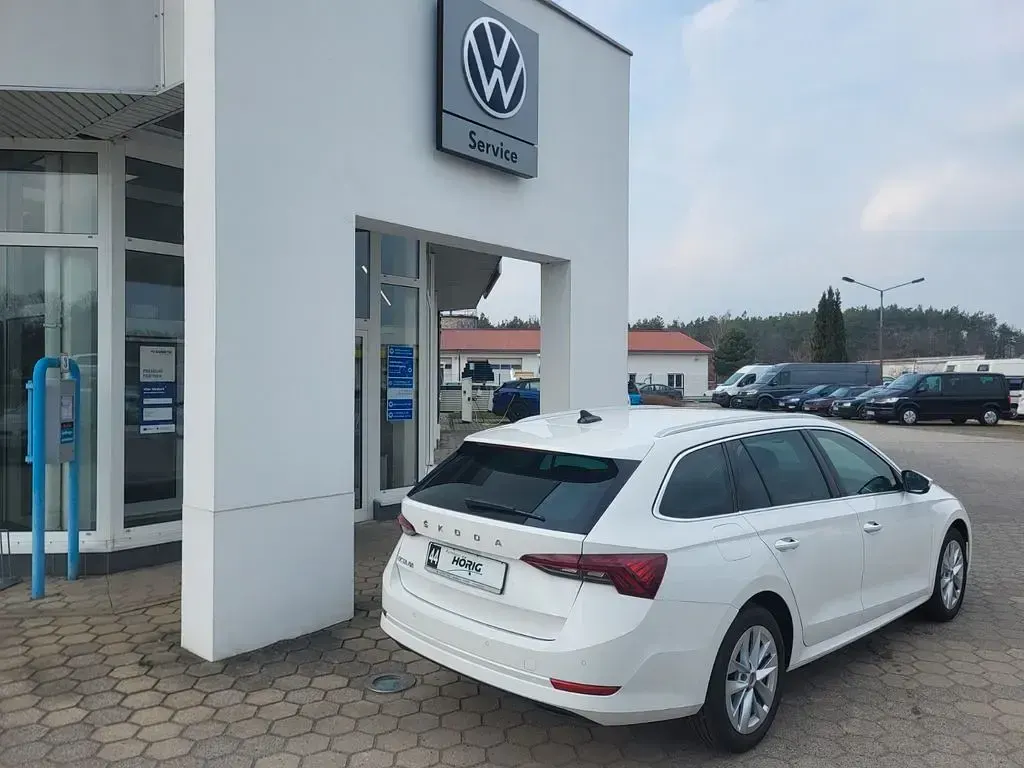 Gebraucht Skoda Octavia Style 116 PS (85 kW) 2023 Weiß Kombi