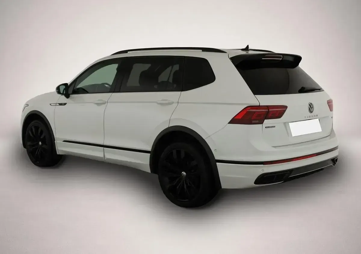 Gebraucht VW Tiguan Allspace R-line 190 PS (139 kW) 2023 Manufacturer SUV