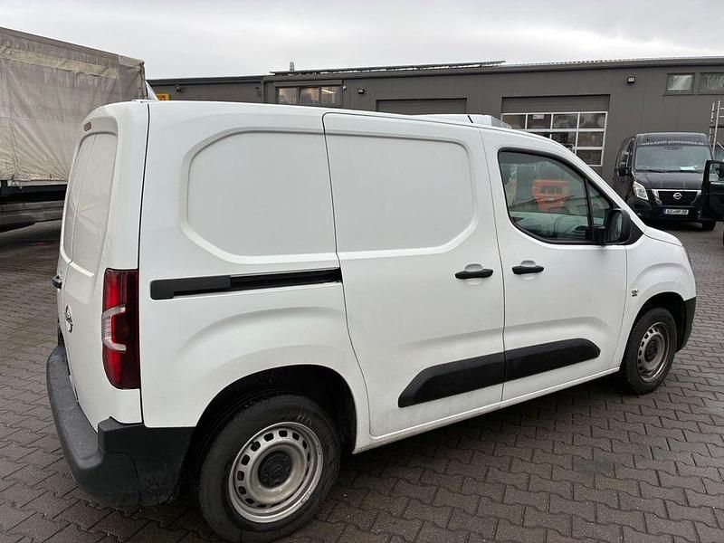 Second-hand Opel Combo Selection 76 CP (55 kW) 2020 Alb Monovolum