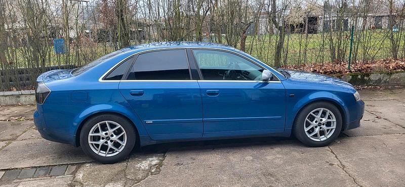 Second-hand Audi A4 131 CP (96 kW) 2002 Albastru Berlinǎ