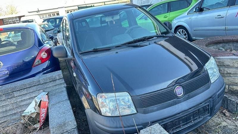 Gebraucht Fiat Panda Active 54 PS (39 kW) 2010 Schwarz Kleinwagen