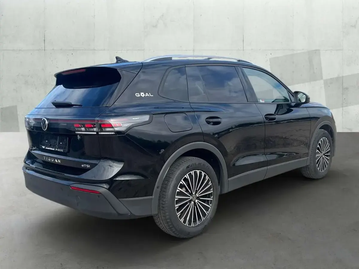 Gebraucht VW Tiguan Goal 131 PS (96 kW) 2025 Grenadillschwarz metallic SUV