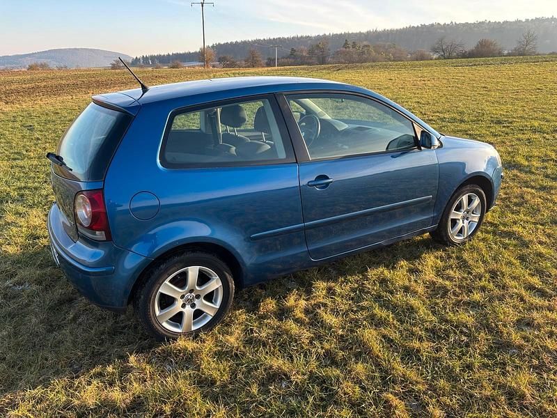 Gebraucht VW Polo 64 PS (47 kW) 2007 Blau Kleinwagen